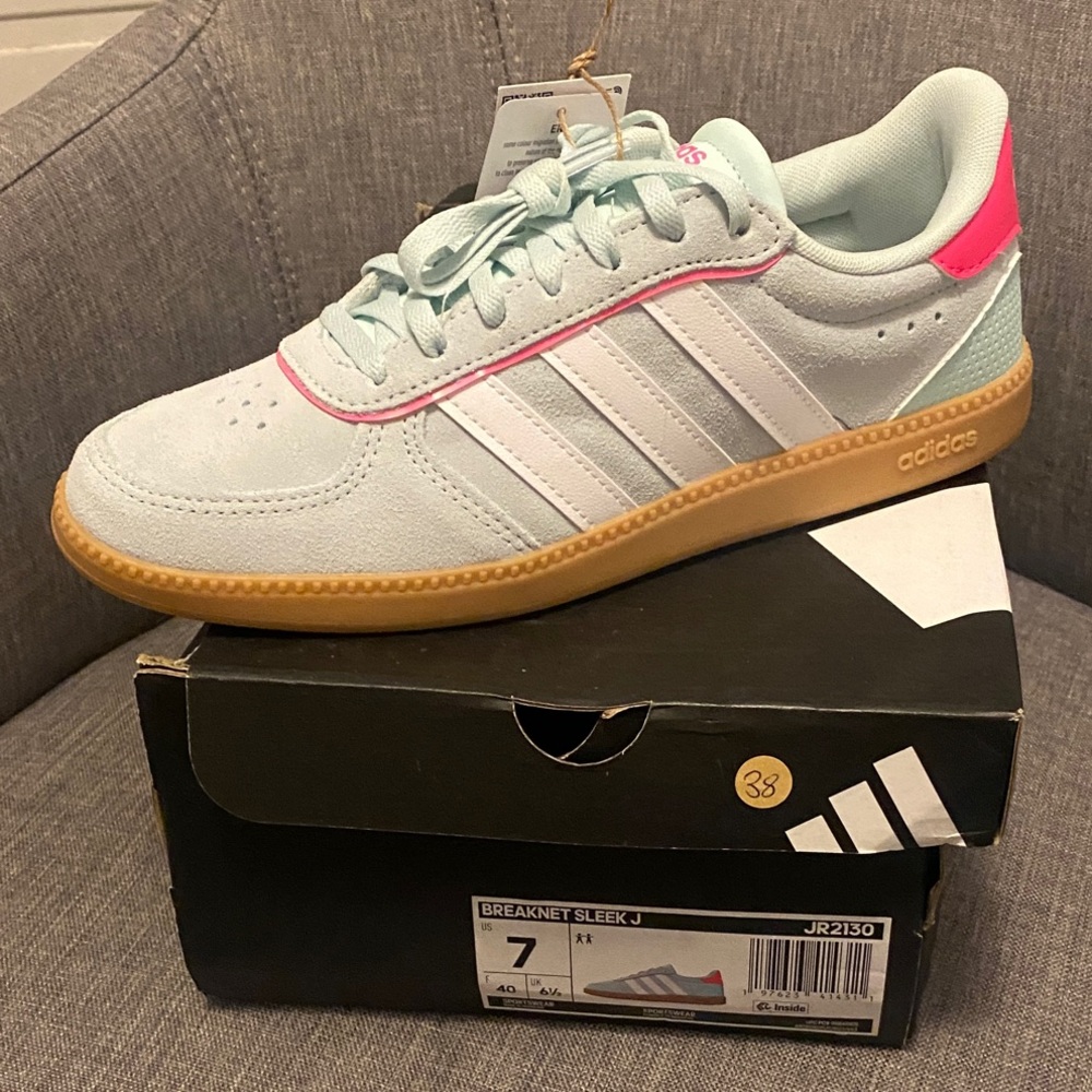 Adidas Breaknet Sleek J -  Baby blue with Pink size 7 YOUTH or 6 1/2 Womens